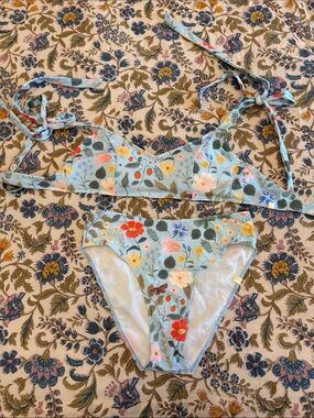 summersalt Light Blue Floral Bikini Set with Multicolor Flowers